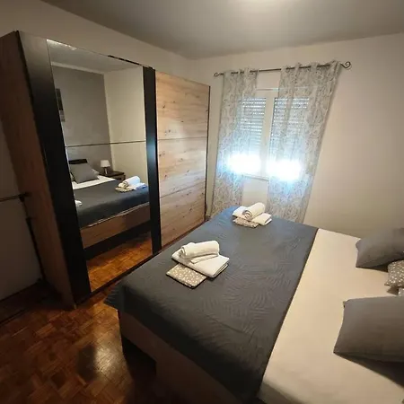 Apartman Lena * زادار