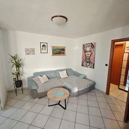 Апартаменты Apartman Lena *